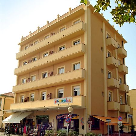 Residence Carioca Ріміні Екстер'єр фото