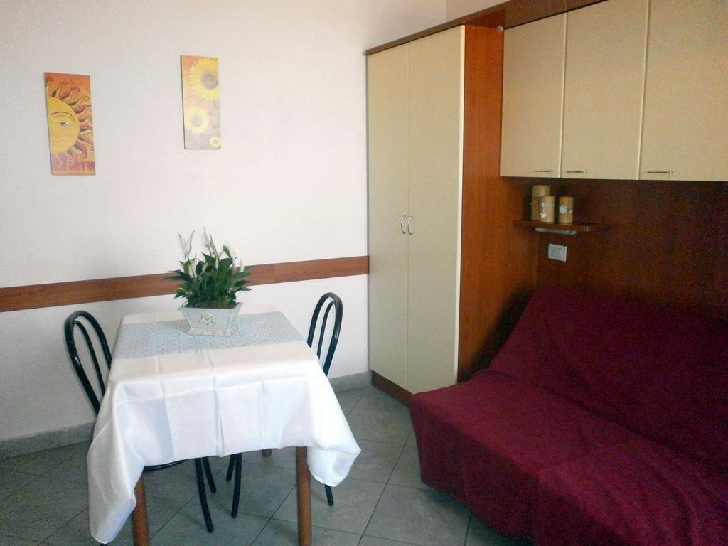 Residence Carioca Ріміні Номер фото